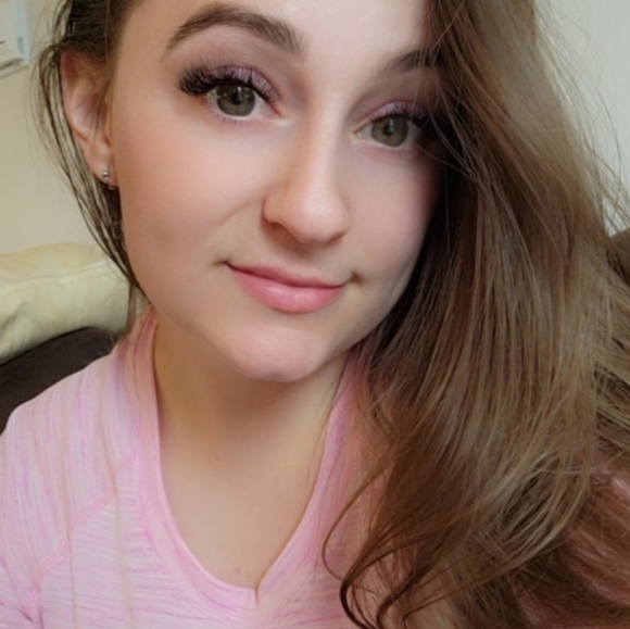 Meet your Posher, Skye - Picture 2 of 3